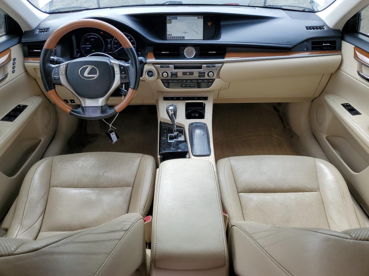 2015 Lexus ES - Image 8