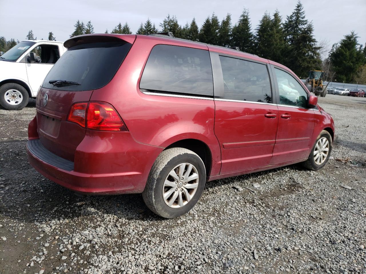 2012 Volkswagen Routan - Image 3