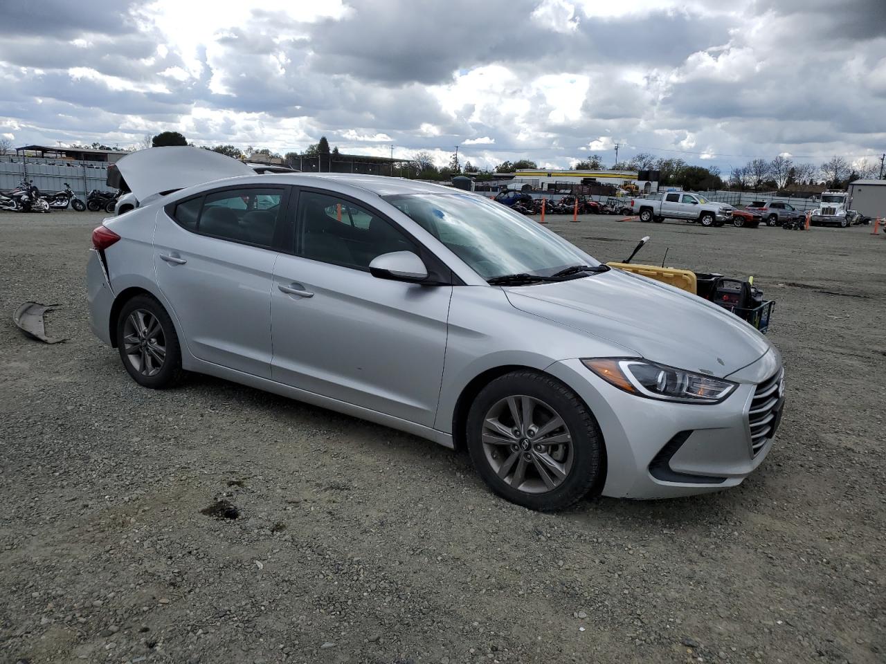 2018 Hyundai Elantra - Image 4