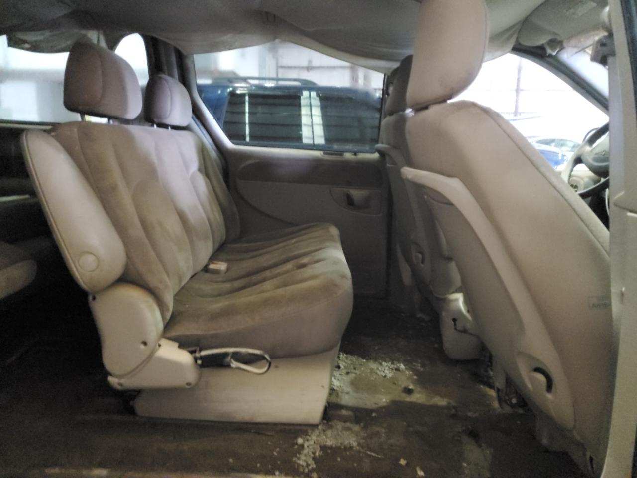 2001 Chrysler Town & Country Lx VIN: 2C8GP44G41R113027 Lot: 48148535