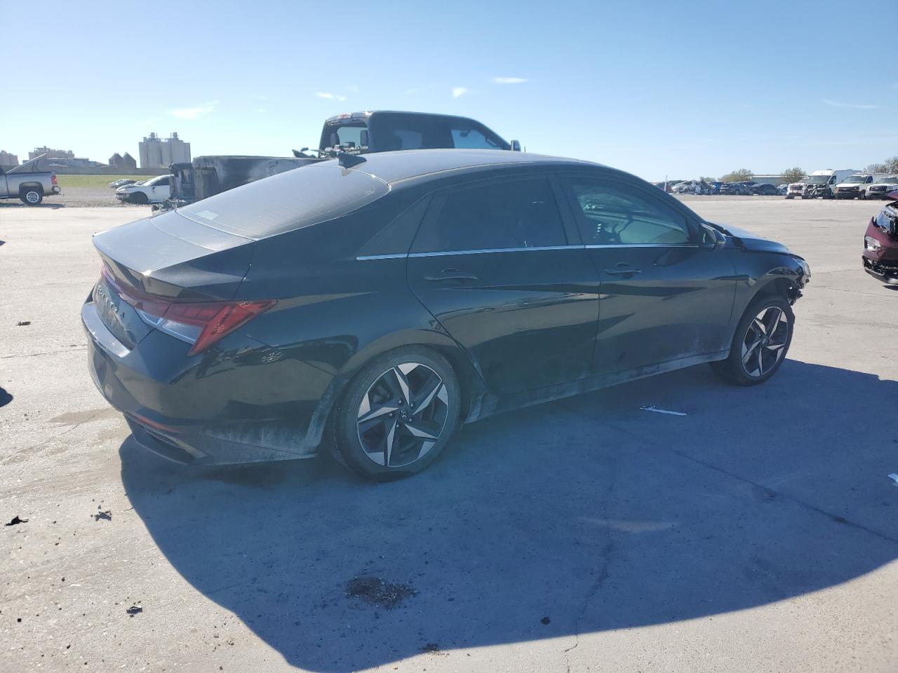 2021 Hyundai Elantra - Image 3