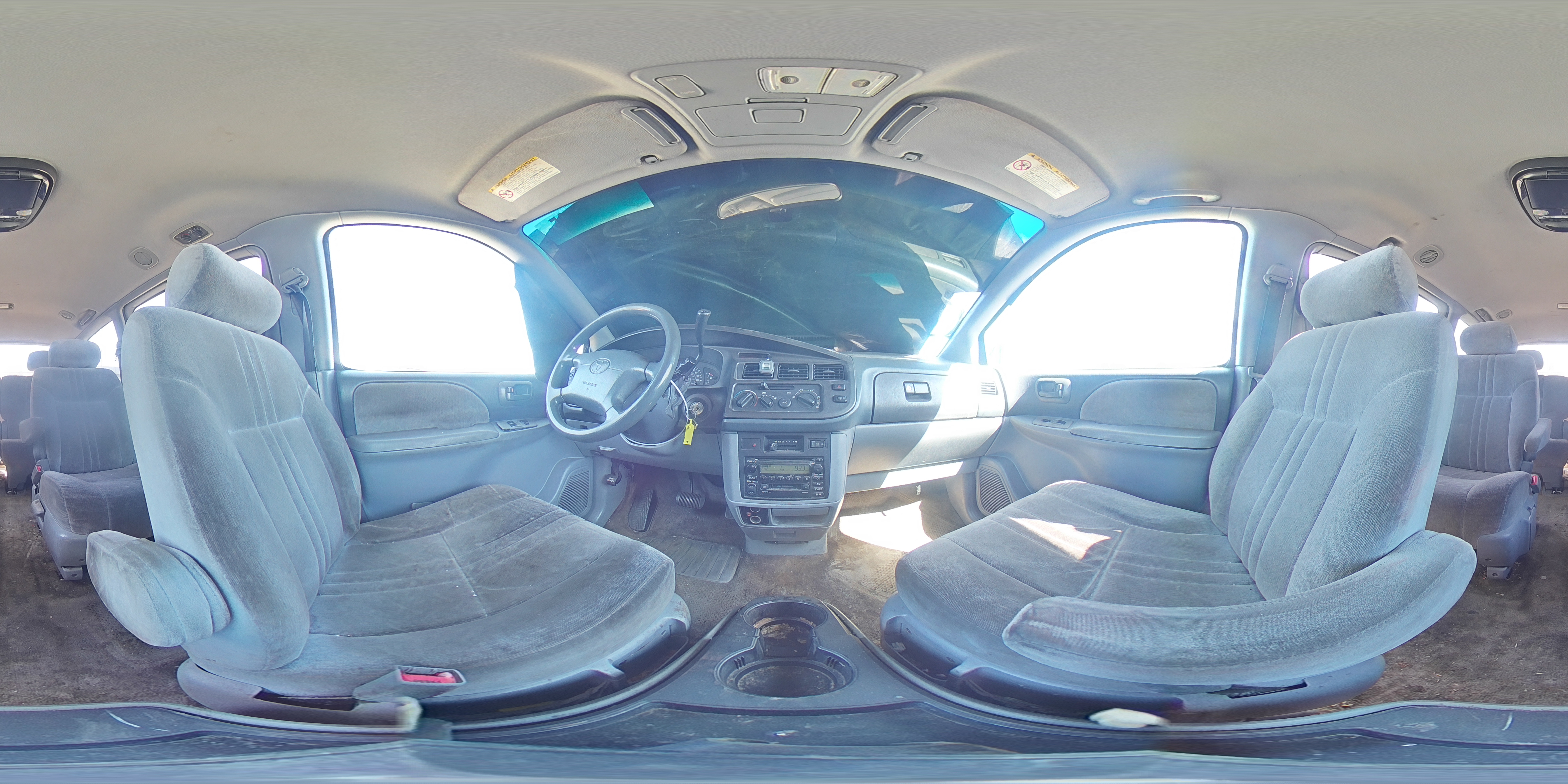 2000 Toyota Sienna - Image 13