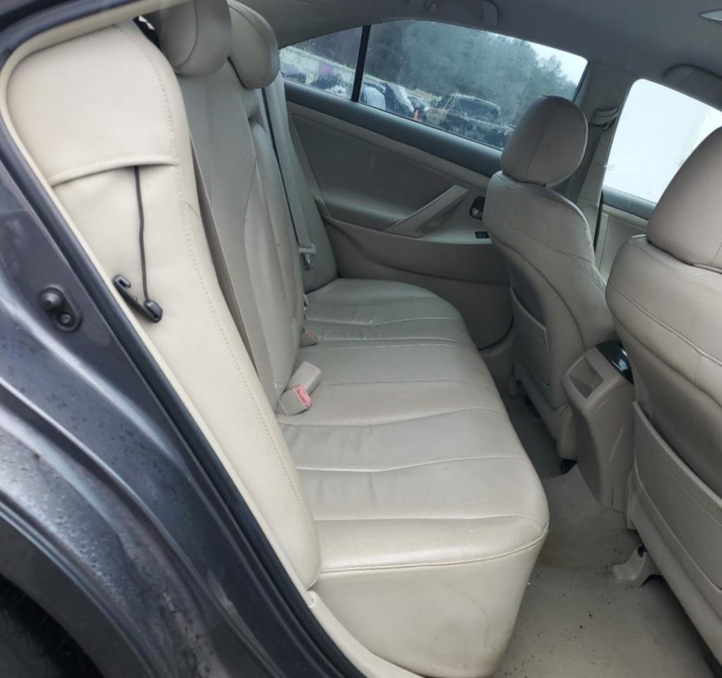 2009 Toyota Camry - Image 11