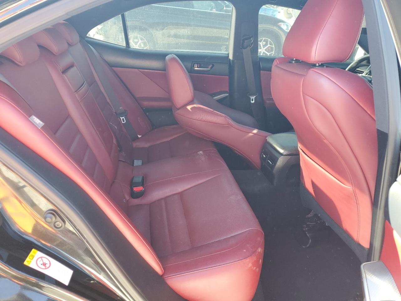 2018 Lexus IS - Image 10