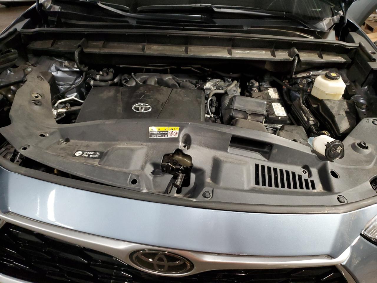 2021 Toyota Highlander - Image 12