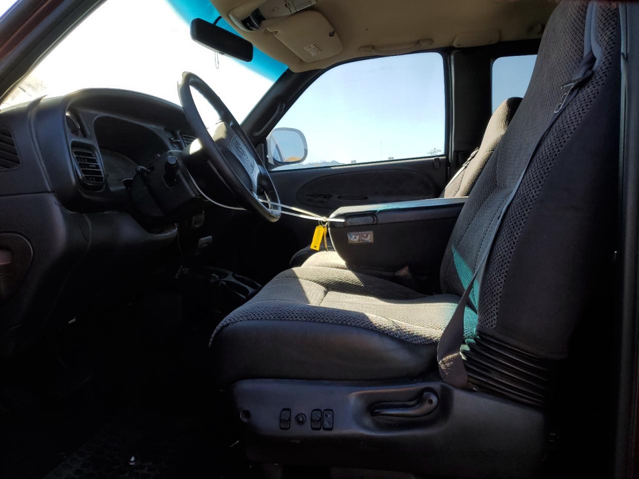 2000 Dodge RAM - Image 7
