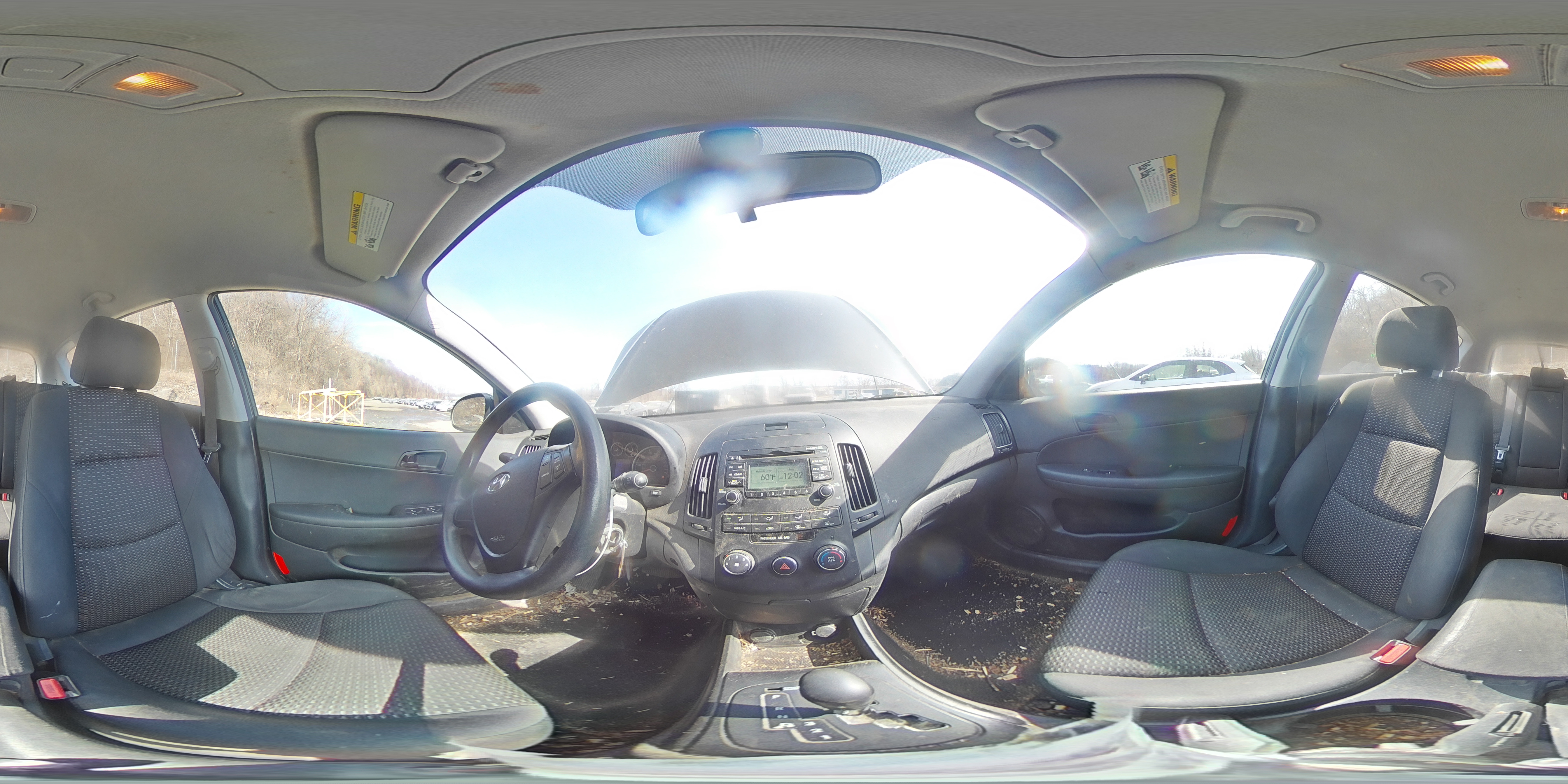 2012 Hyundai Elantra - Image 16