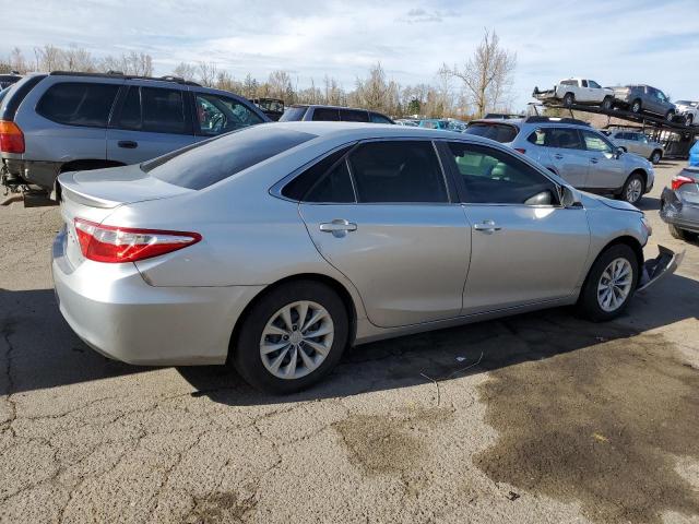 TOYOTA CAMRY 2015 Srebrny