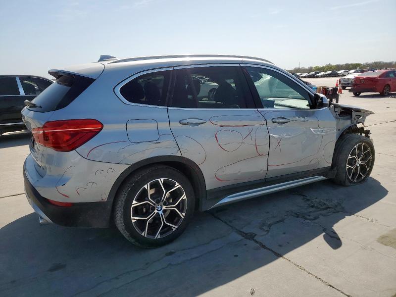  BMW X1 2020 Srebrny