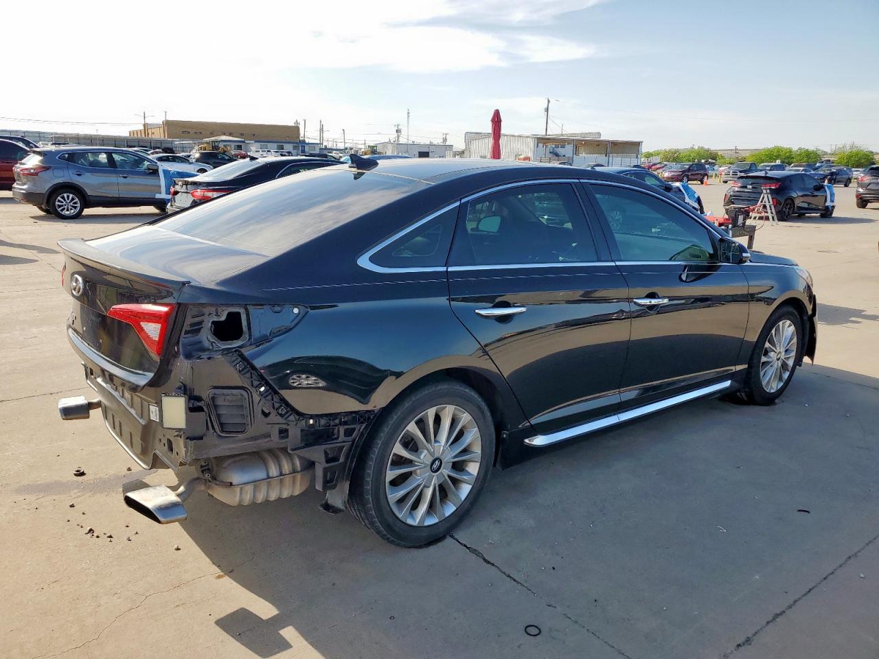 2015 Hyundai Sonata - Image 3