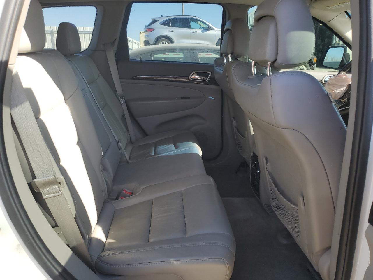2012 Jeep Grand Cherokee - Image 11