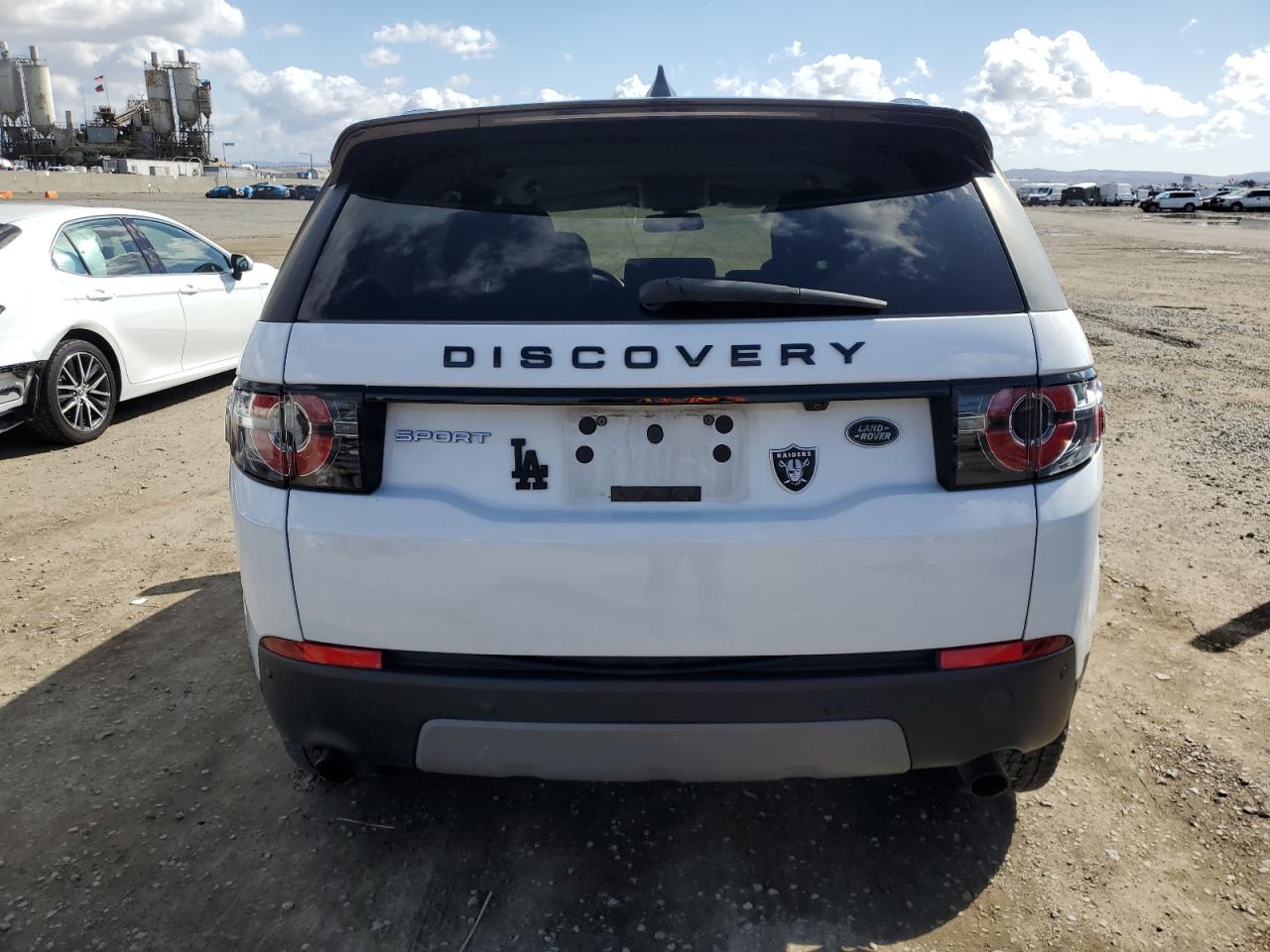 2017 Land Rover Discovery - Image 6