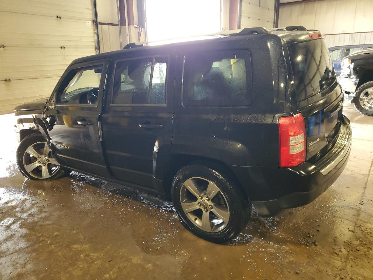 2016 Jeep Liberty (Patriot) - Image 2