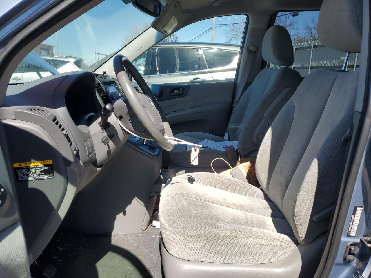 2008 Kia Sedona - Image 7