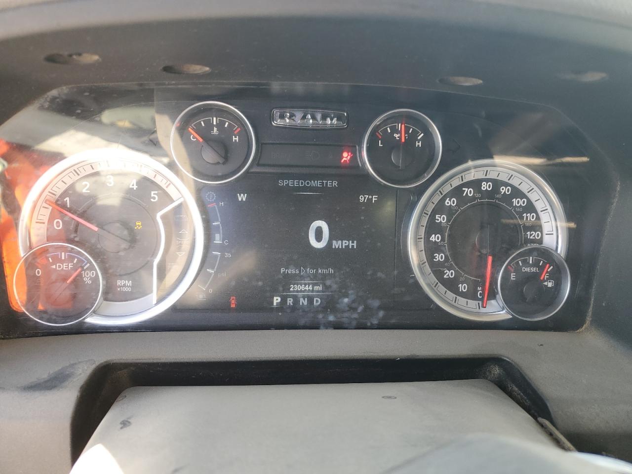 2015 RAM 3500 - Image 9