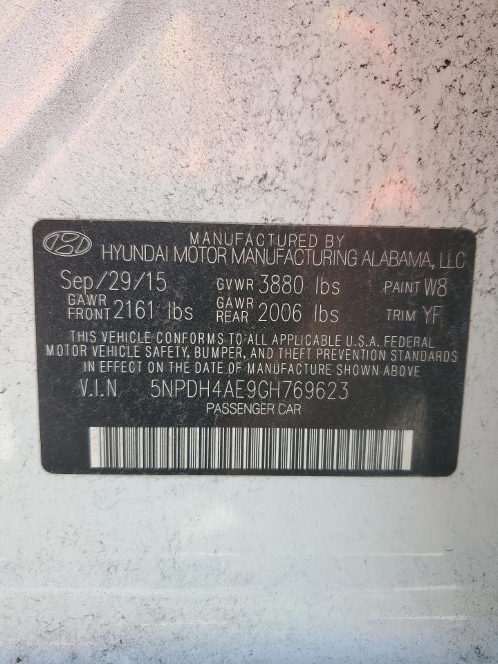 2016 Hyundai Elantra - Image 13