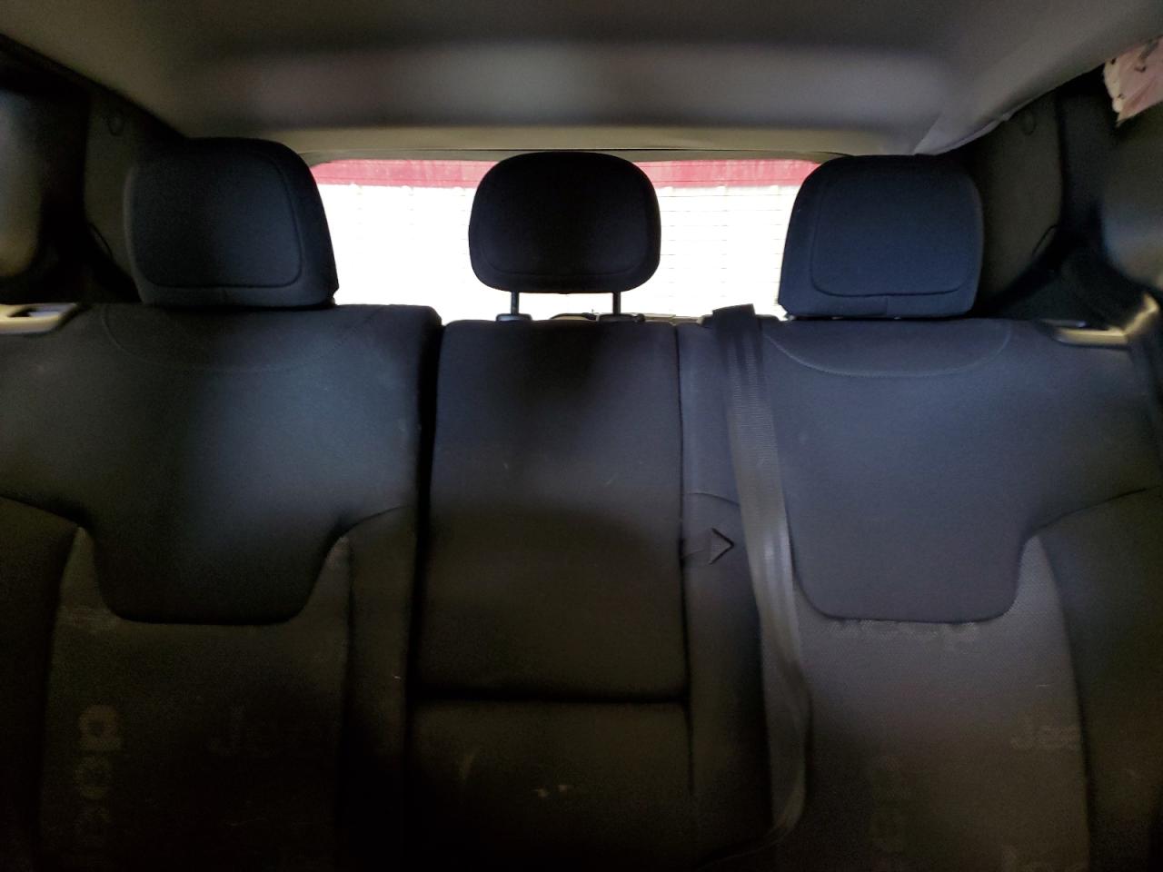 2017 Jeep Renegade - Image 10