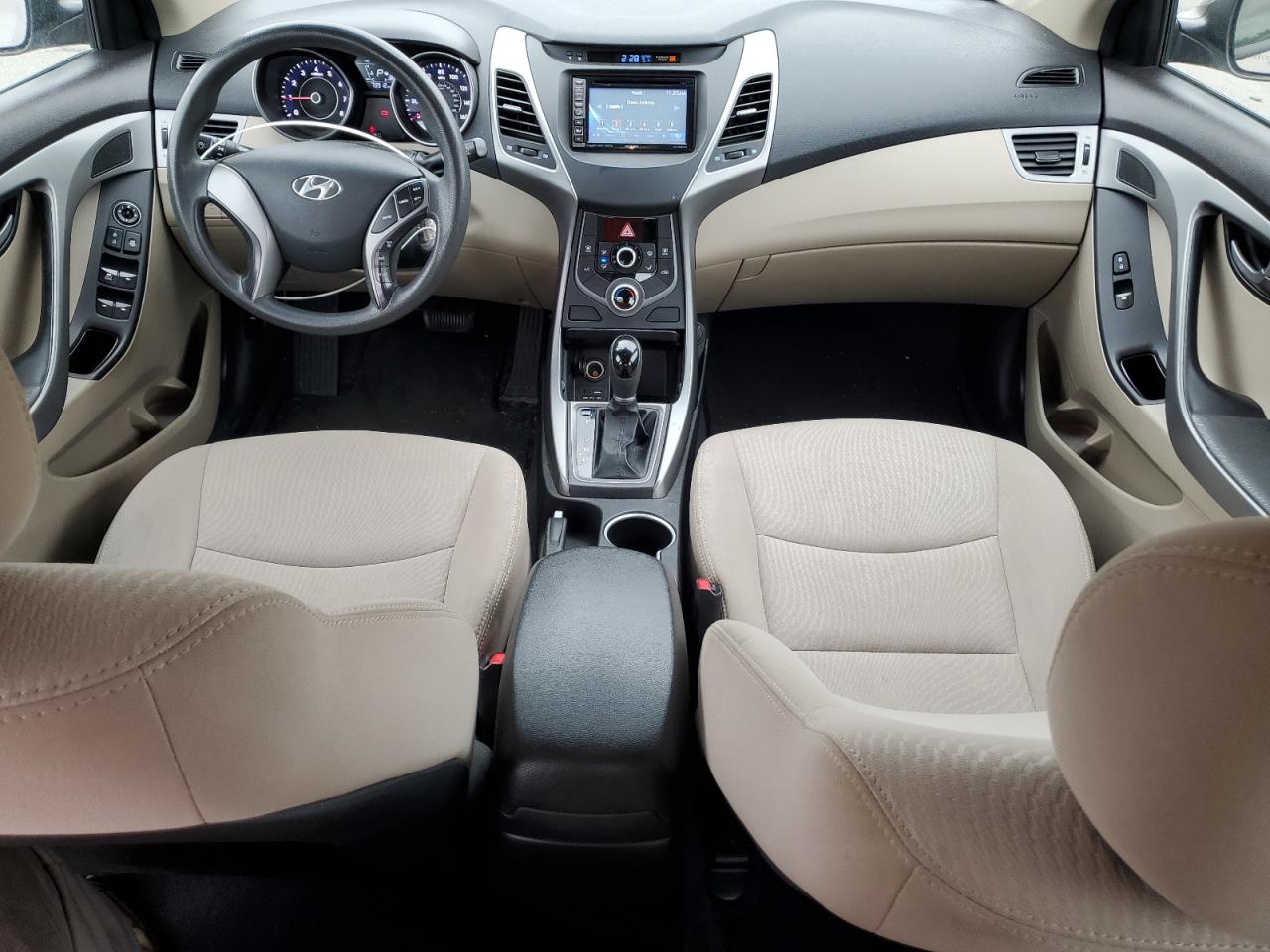 2014 Hyundai Elantra - Image 8