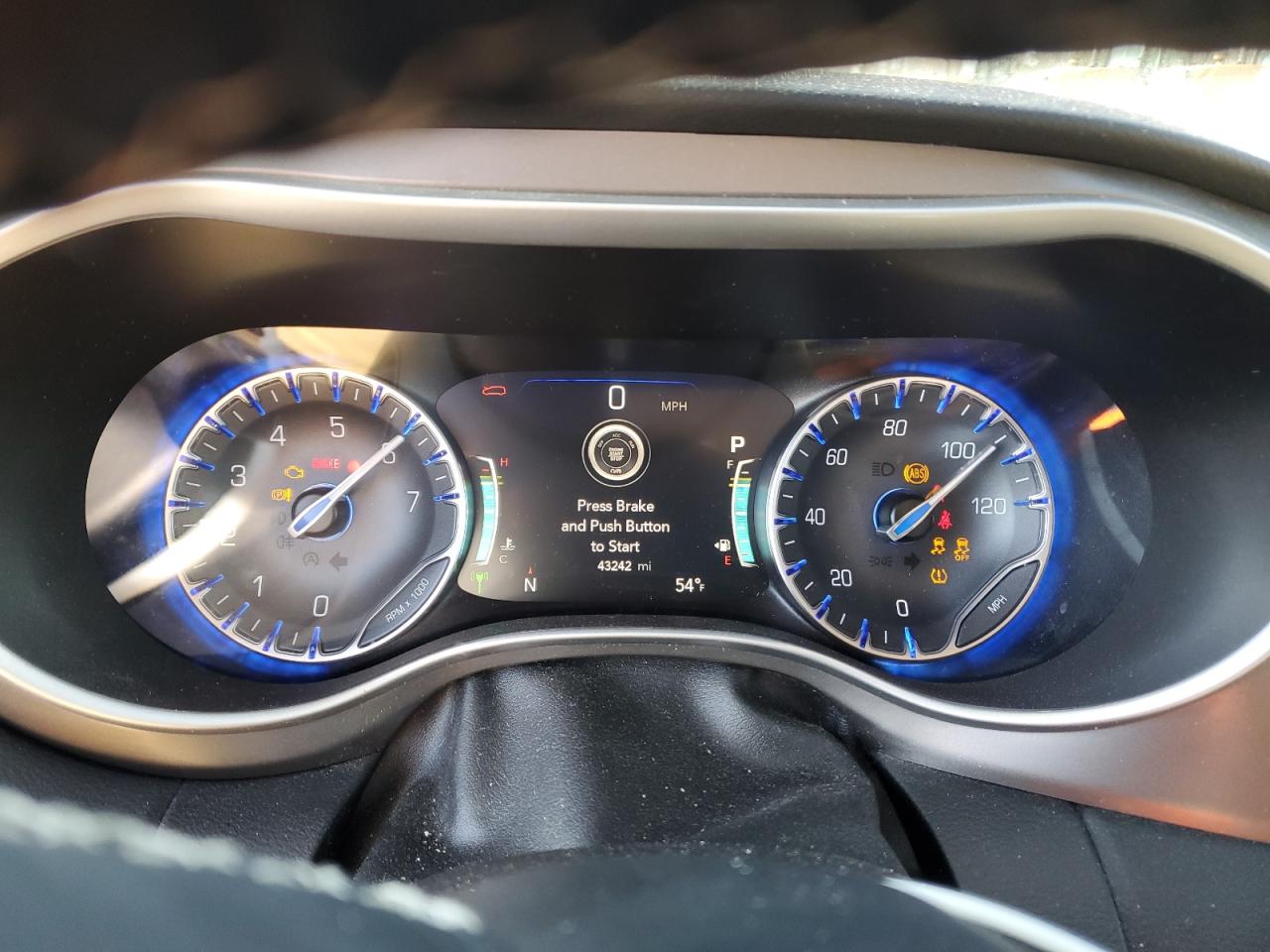 2020 Chrysler Pacifica - Image 9