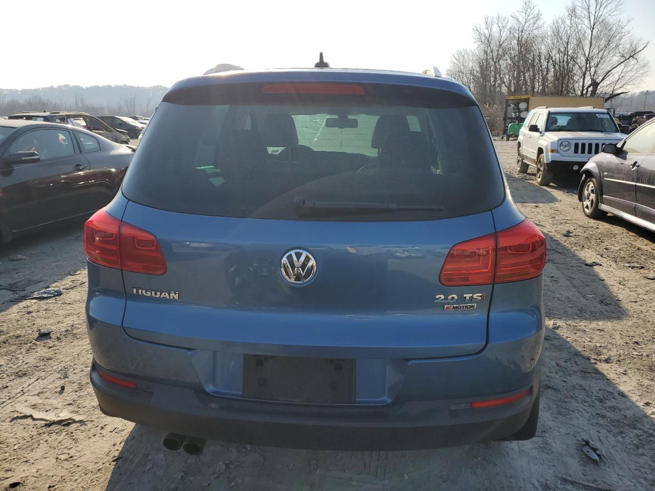 2017 Volkswagen Tiguan - Image 6