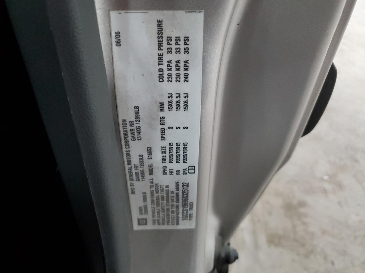 2006 Chevrolet Colorado - Image 12