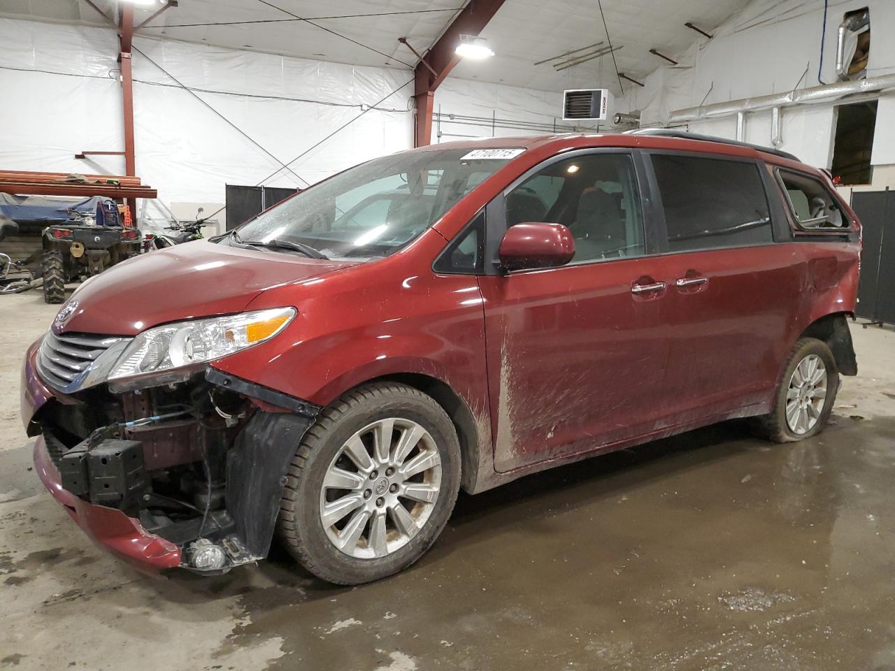 2015 Toyota Sienna - Image 1