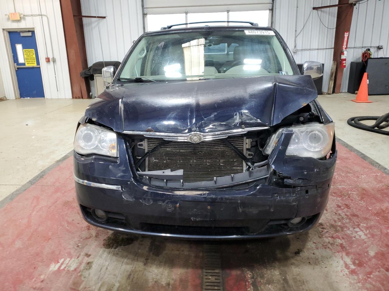 2010 Chrysler Town & Country - Image 5