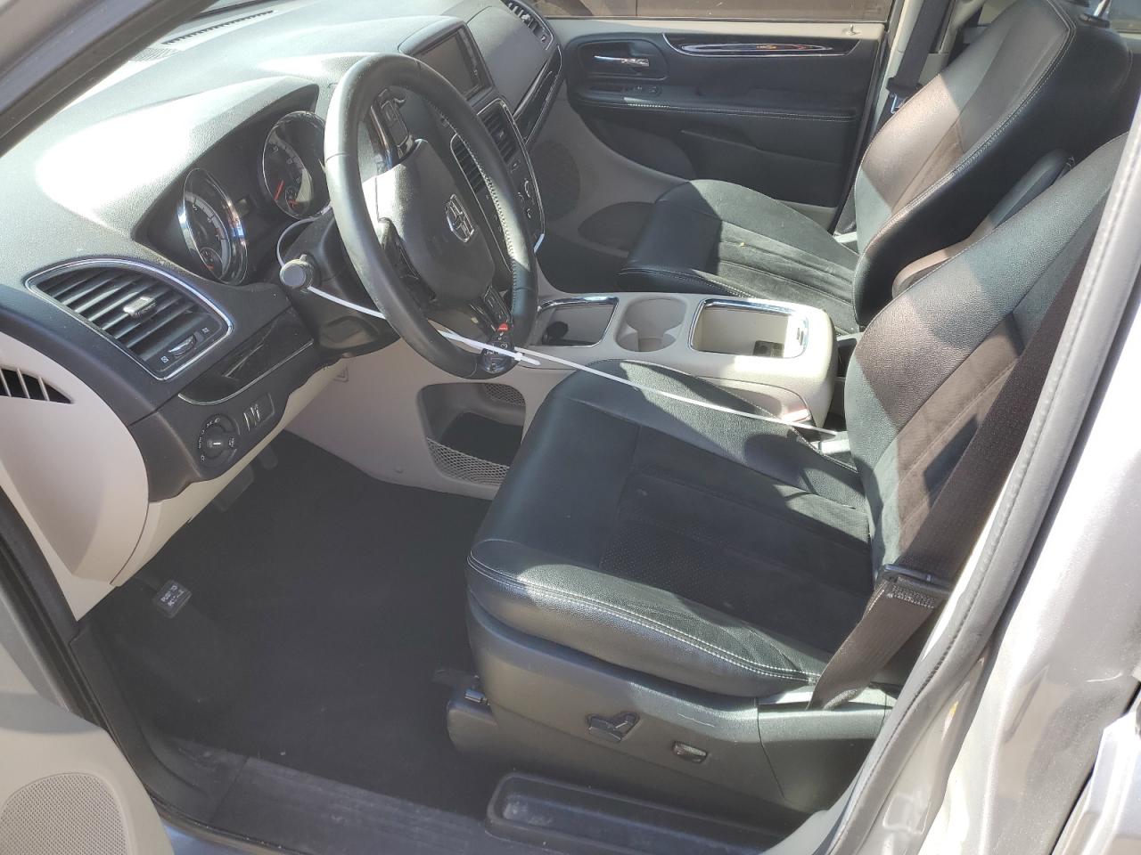 2017 Dodge Caravan - Image 7