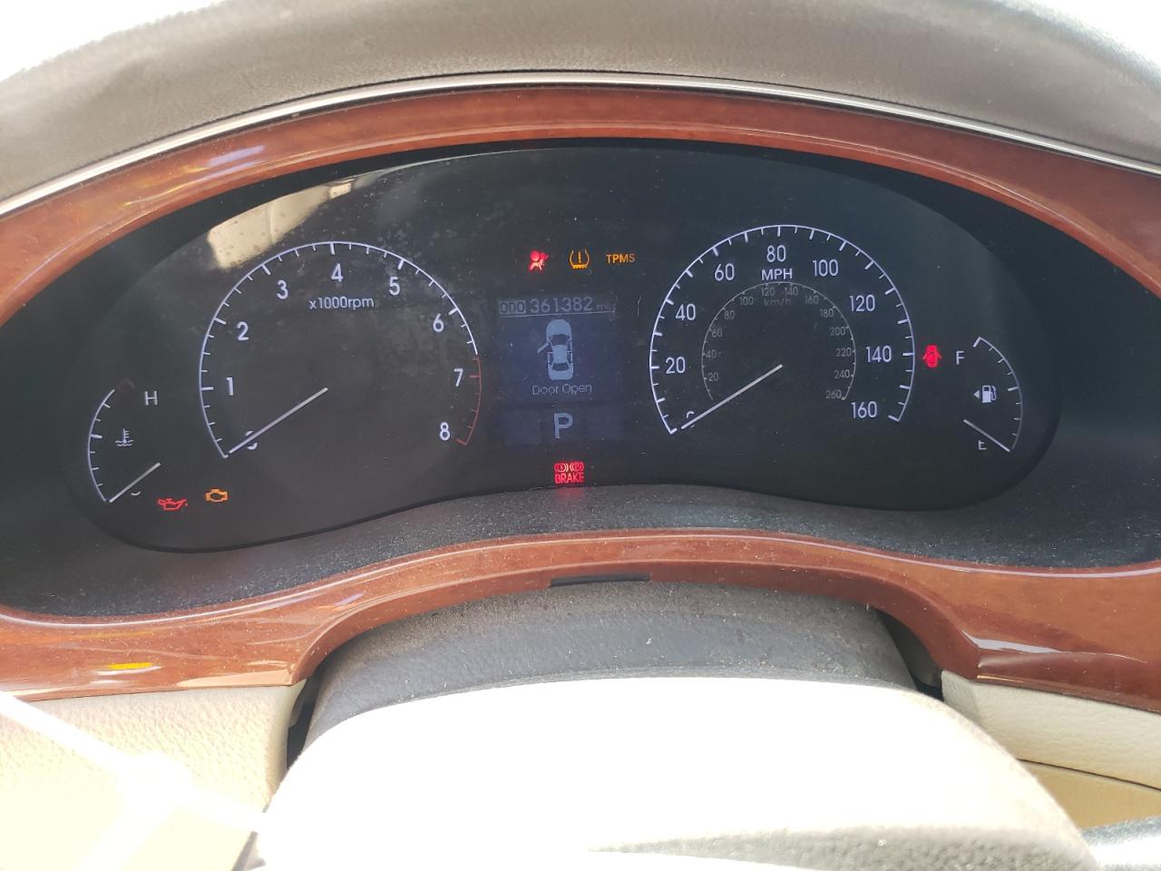 2013 Hyundai Genesis - Image 9