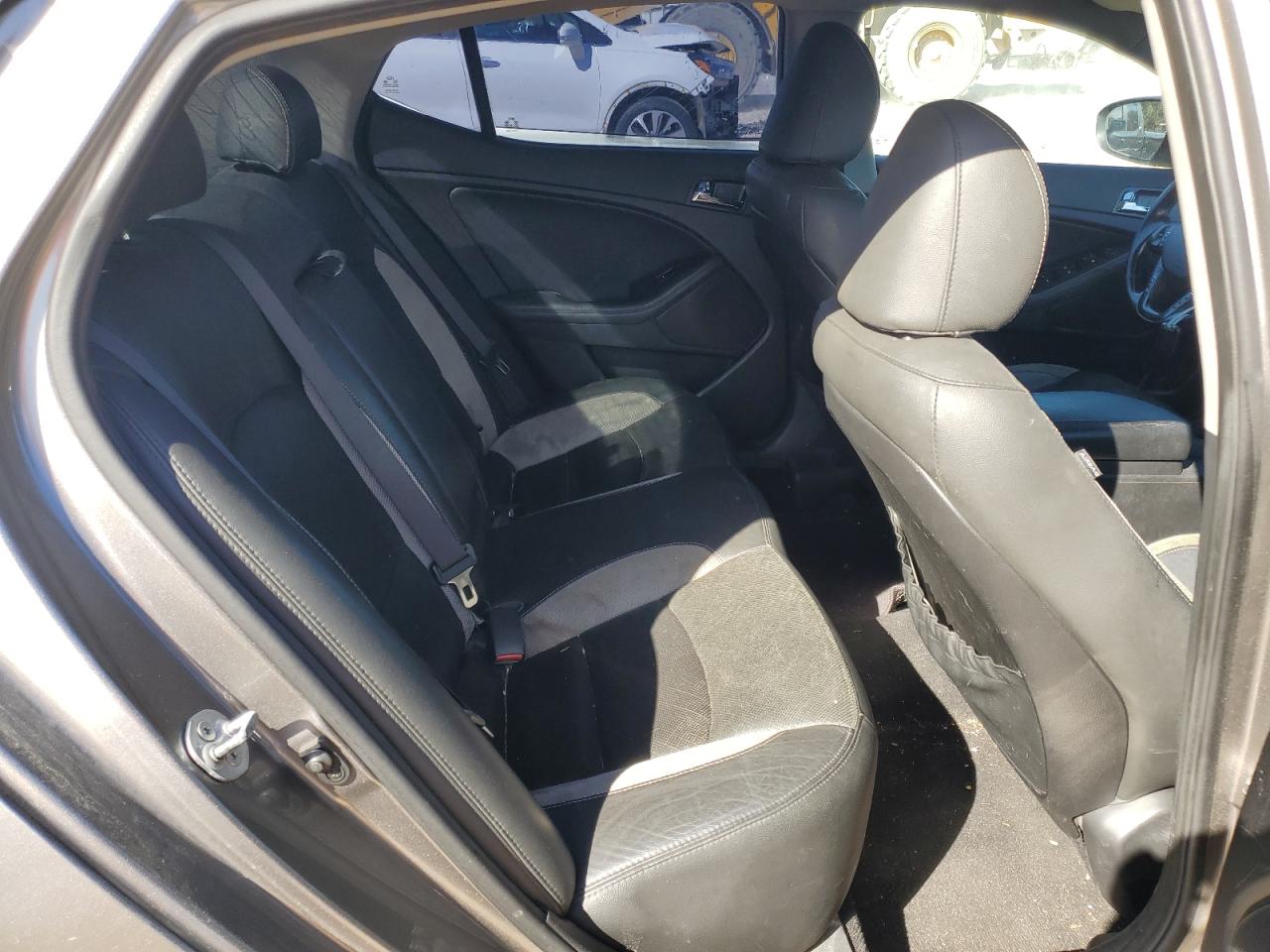 2012 Kia Optima - Image 11