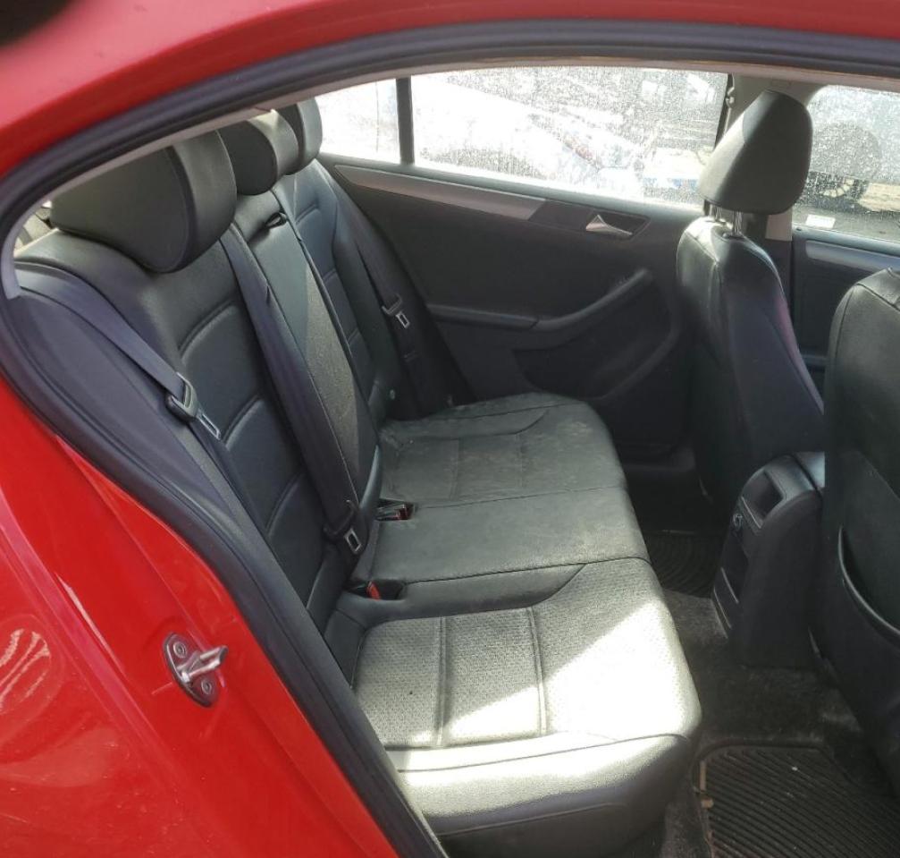 2015 Volkswagen Jetta - Image 10