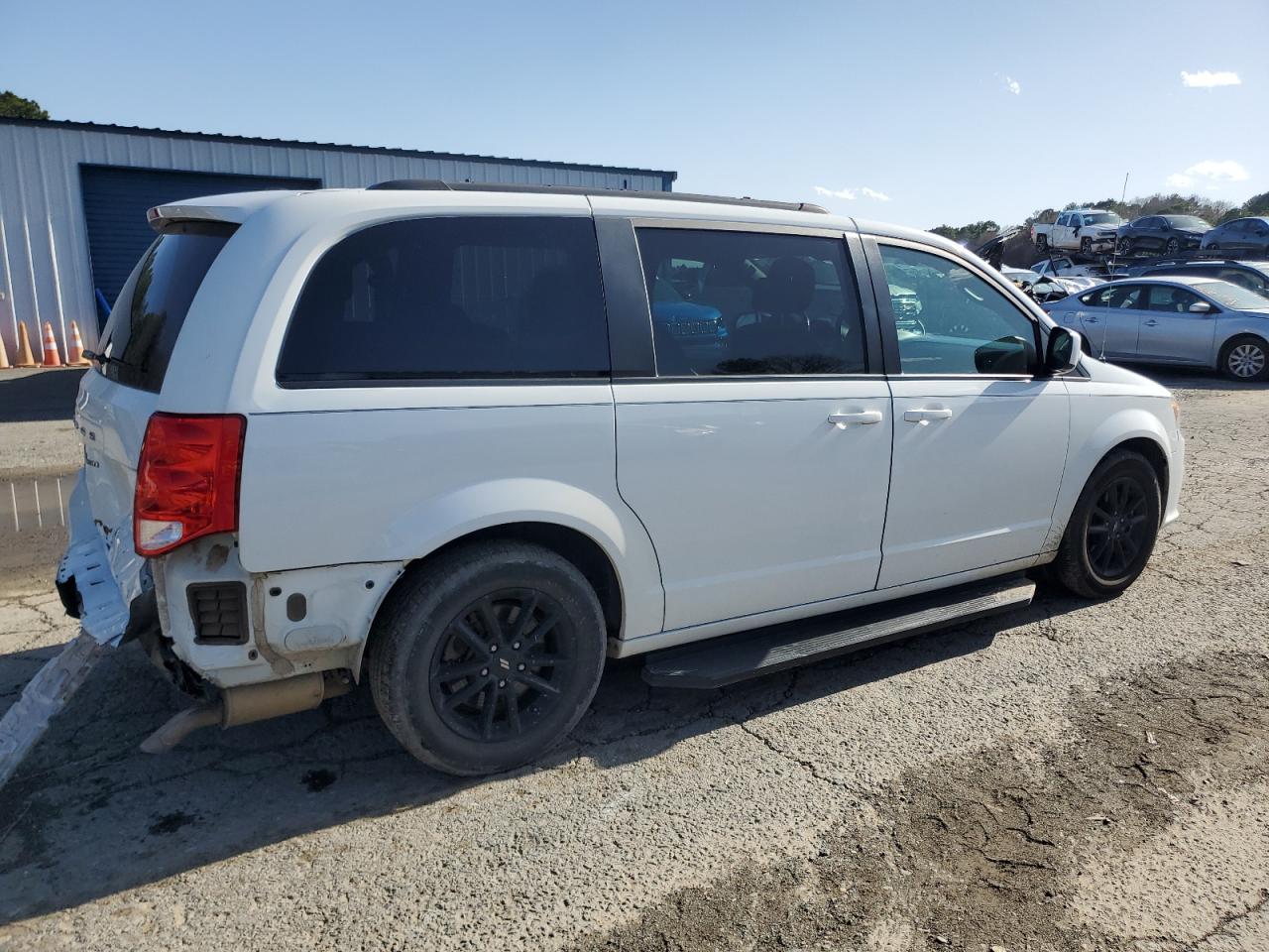 2019 Dodge Caravan - Image 3