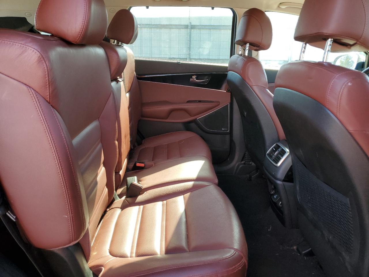 2017 Kia Sorento - Image 11