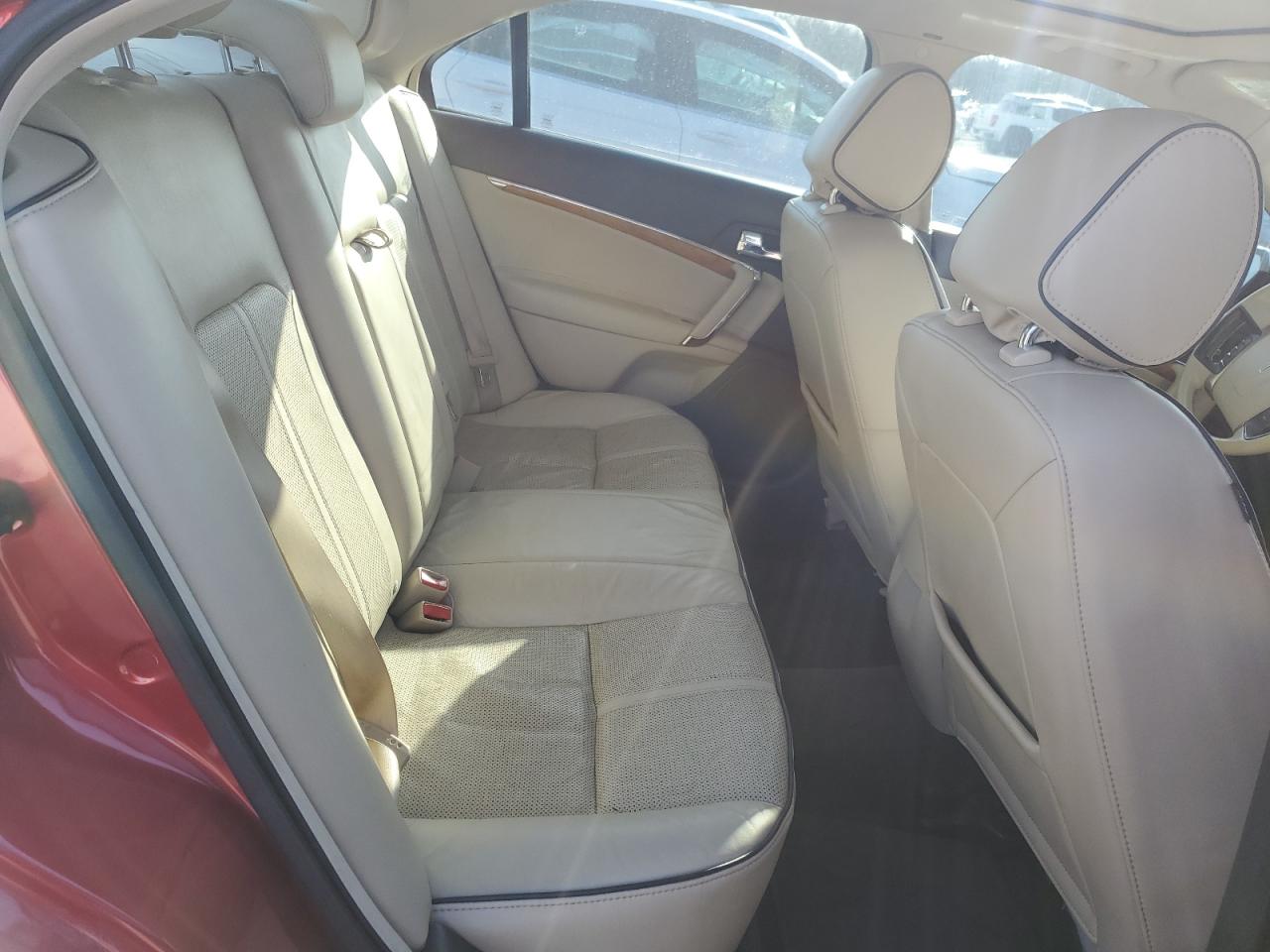 2011 Lincoln MKZ - Image 10