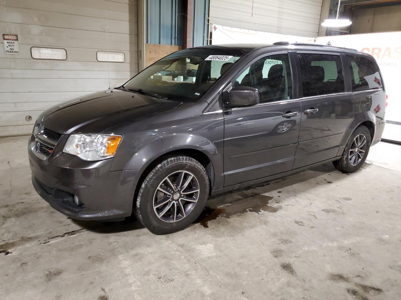 2017 Dodge Caravan - Image 1