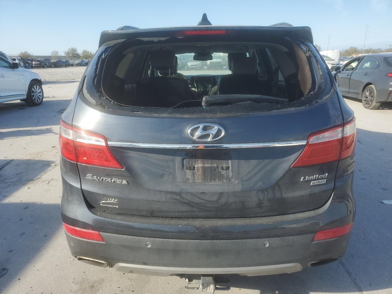2015 Hyundai Santa Fe - Image 6