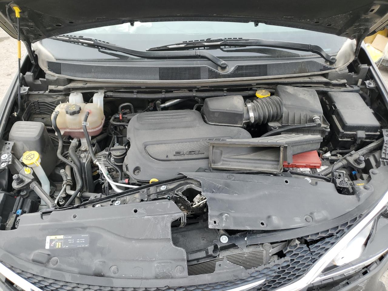 2020 Chrysler Pacifica - Image 12