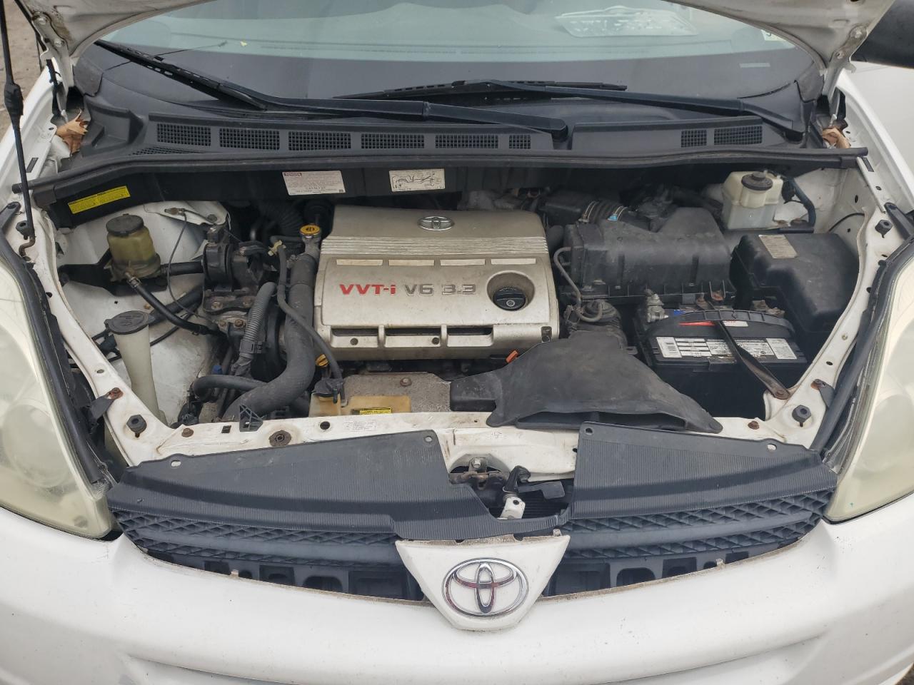 2005 Toyota Sienna - Image 12