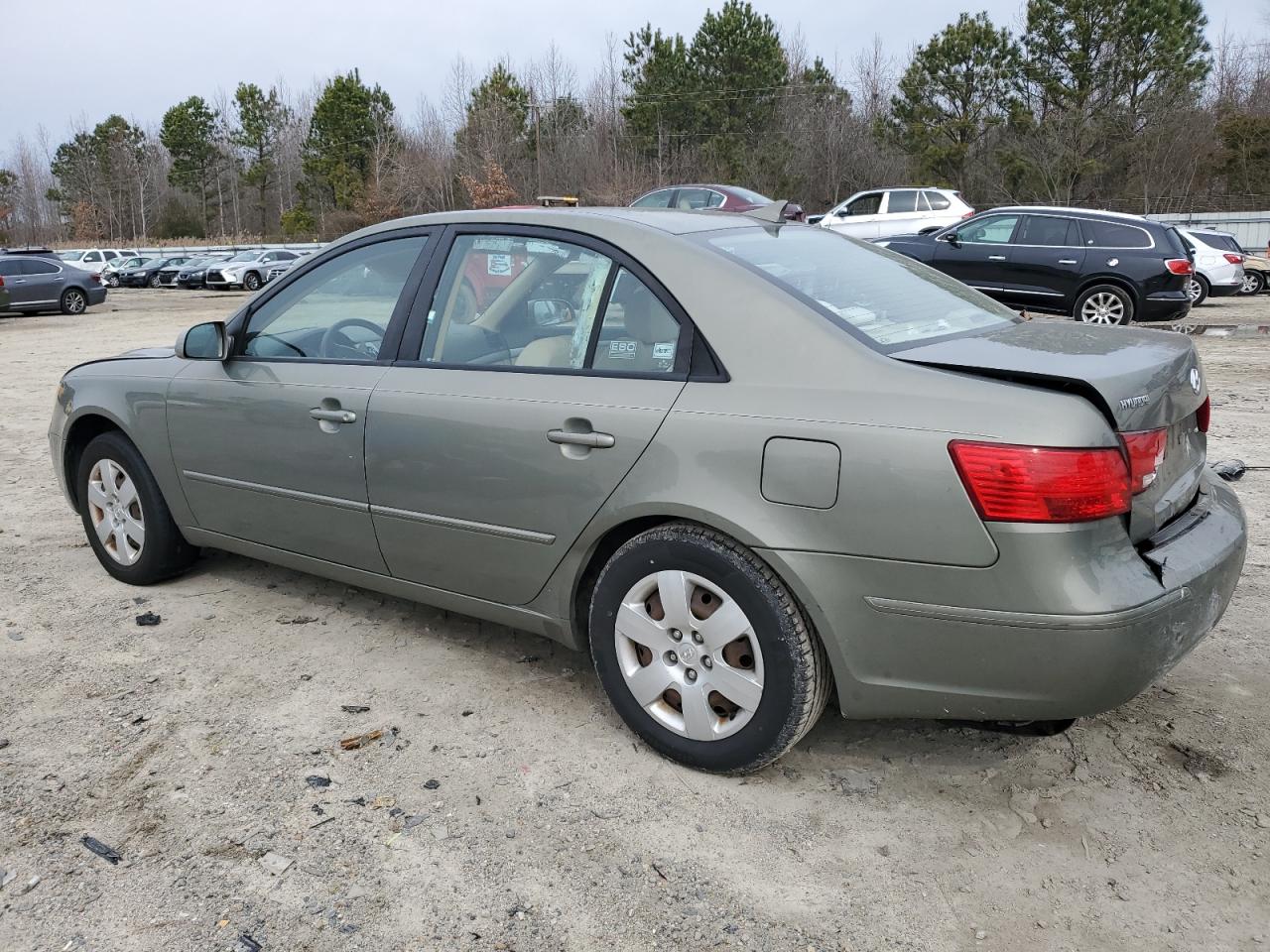 2009 Hyundai Sonata - Image 2
