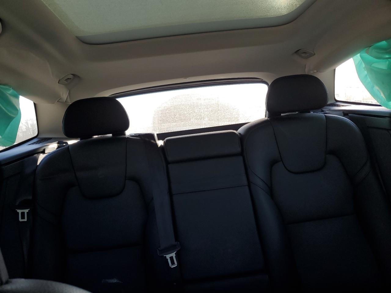 2018 Volvo XC60 - Image 10