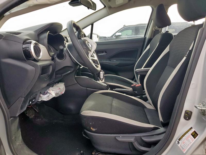  NISSAN VERSA 2022 Сріблястий