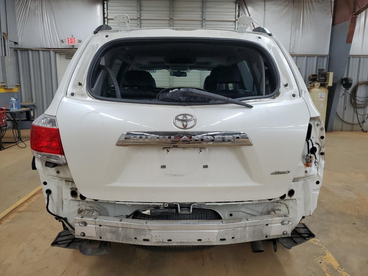 2011 Toyota Highlander - Image 6