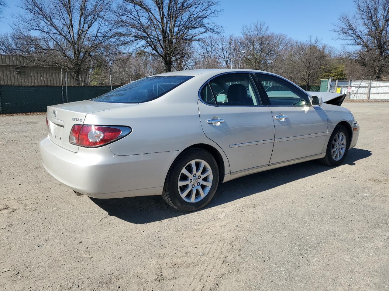 2004 Lexus ES - Image 3