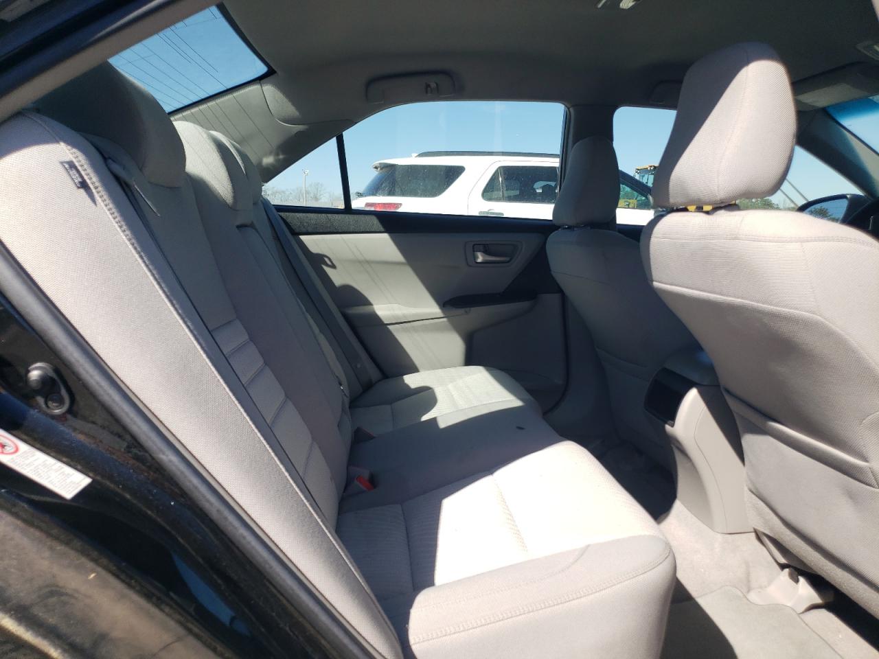 2016 Toyota Camry - Image 10