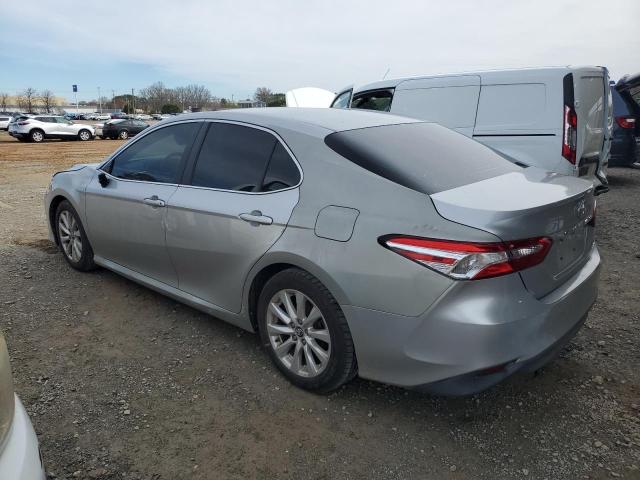  TOYOTA CAMRY 2018 Srebrny