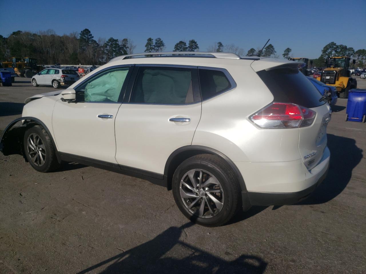 2015 Nissan Rogue - Image 2