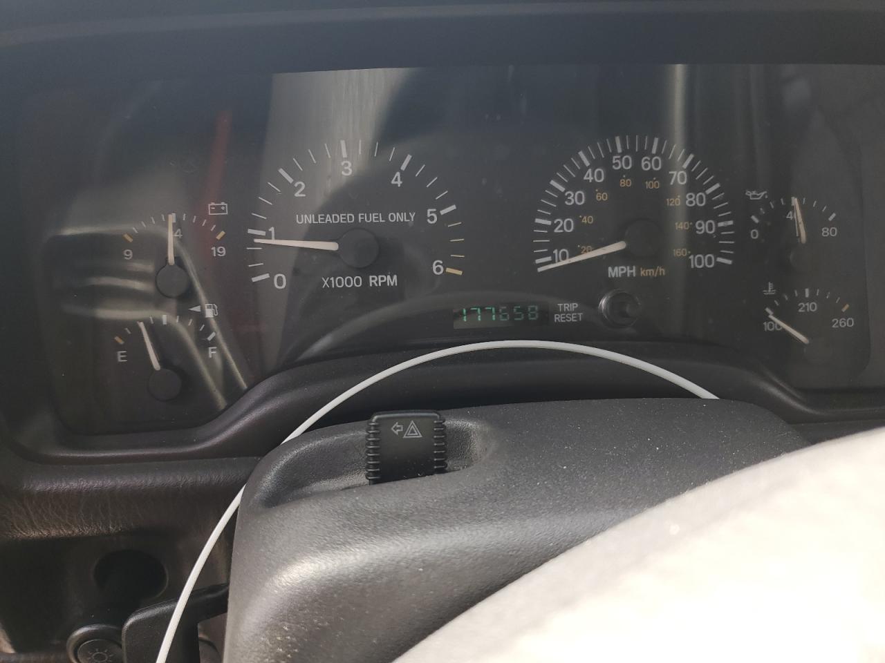 1999 Jeep Grand Cherokee - Image 9