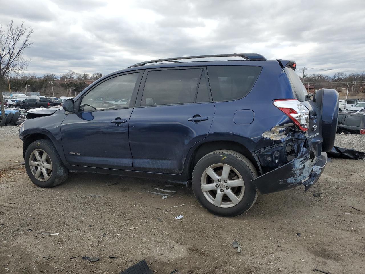 2007 Toyota RAV 4 - Image 2