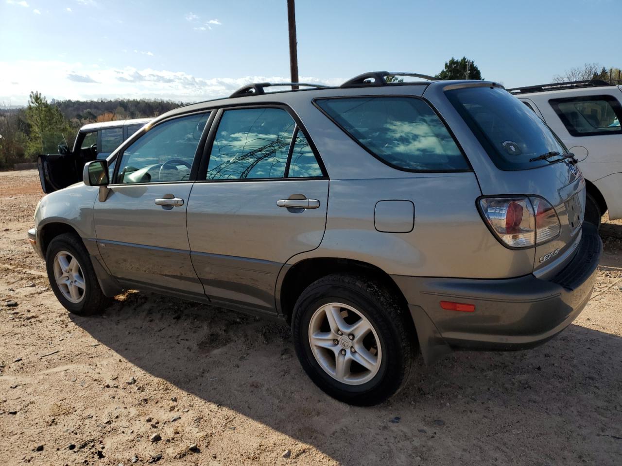 2001 Lexus RX - Image 2