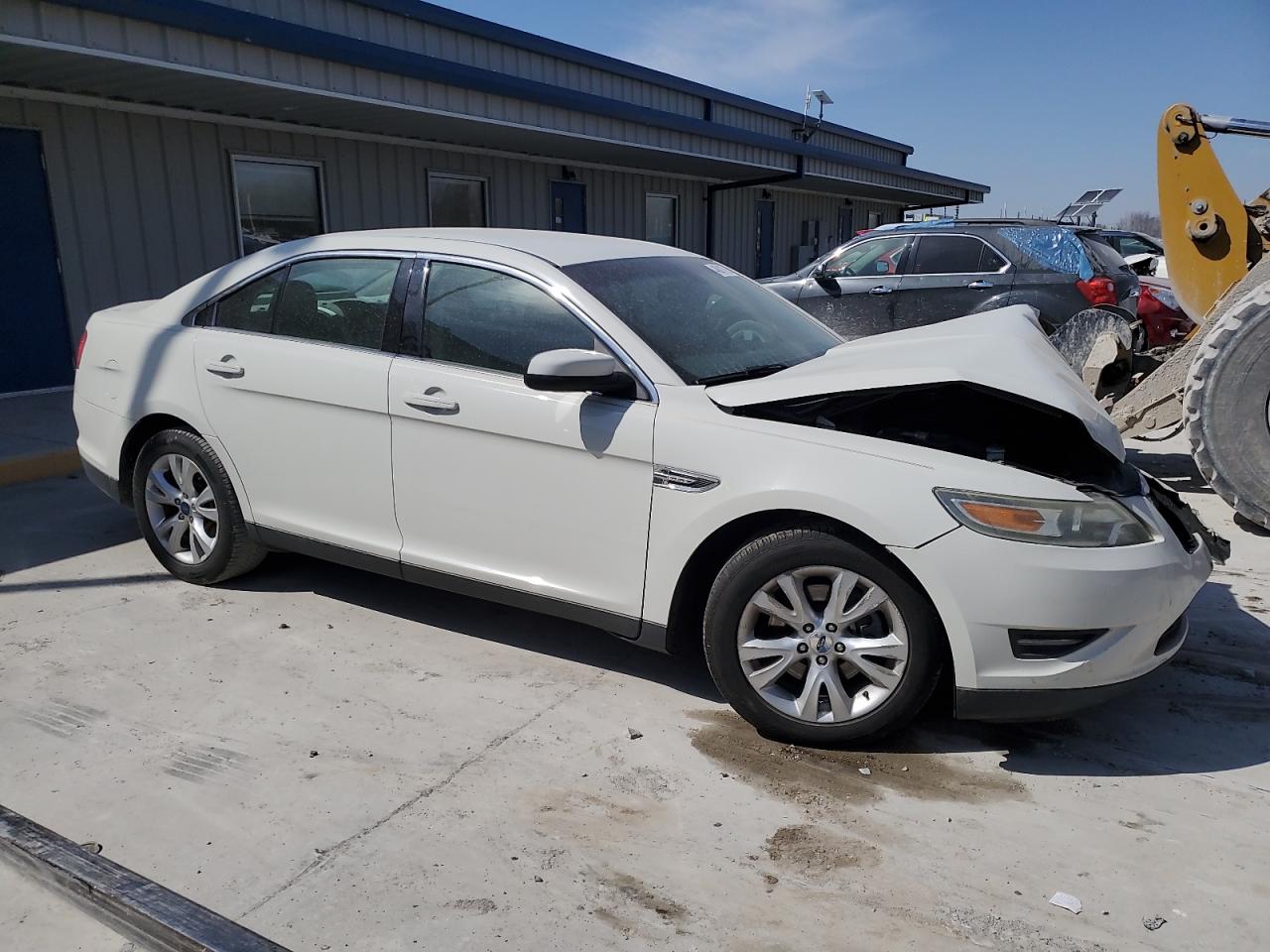 2011 Ford Taurus - Image 4